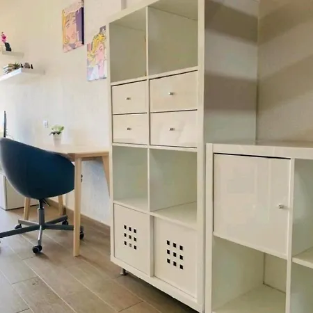 Beautiful Duplex With Internet Lägenhet *