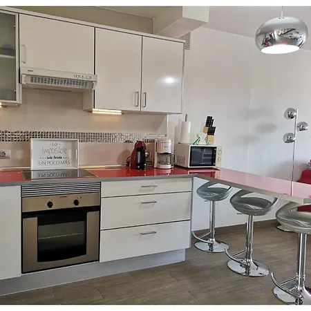 Beautiful Duplex With Internet *